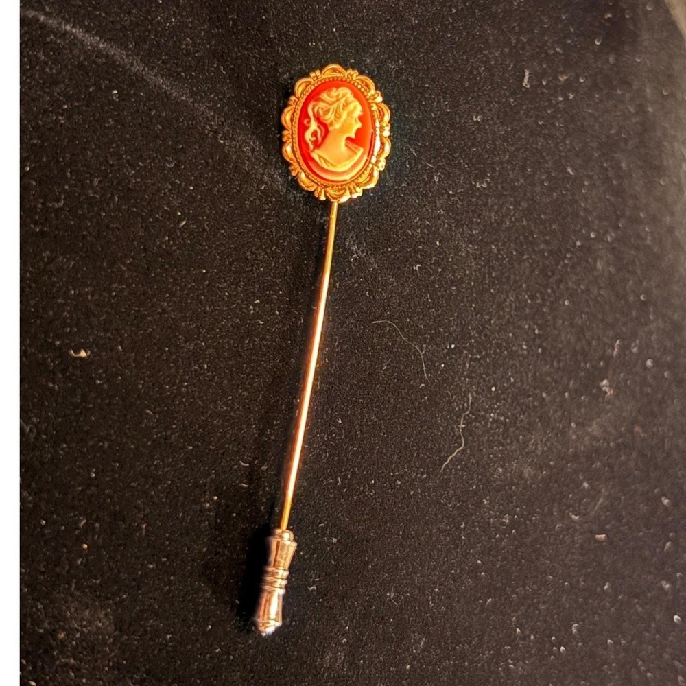 Cameo Vintage Gold Tone Stick‎ Pin Brooch Elegant Ornate Frame
